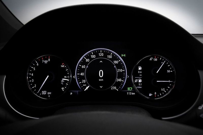 Erstmals besitzt der Astra einen digitalen Tachometer. (Opel Automobile GmbH)