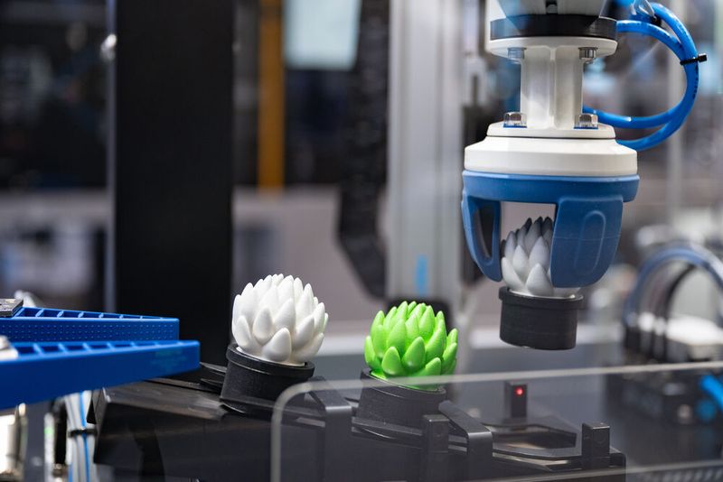 Die Hannover Messe 2026 ist Geschichte. Technologisch zeigt sie Wege für die Industrie in eine wettbewerbsfähige Zukunft mit Künstlicher Intelligenz, Automatisierung und Digitalisierung.  (Bild: Deutsche Messe AG)