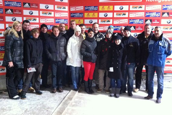 Gruppenbild mit Bo-Legende Susi Erdmann (links) kurz bevor es in den Eiskanal ging. (Archiv: Vogel Business Media)
