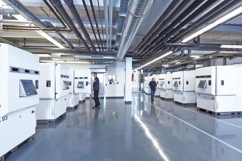 Die Cemecon AG bietet im weltweit größten Diamantbeschichtungszentrum in Würselen exzellenten Beschichtungsservice für seine Kunden, wie es heißt. (Bild: Cemecon)