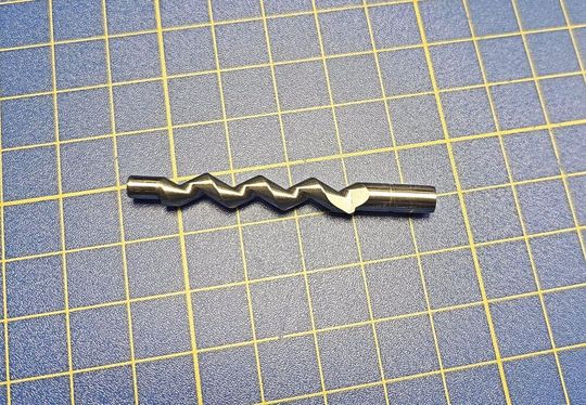 Die Evoloidverzahnung hat in bestimmten Anwendungen einige Vorteile: Es werden weniger Teile und Bauraum benötigt; die Zahnfußsicherheit erhöht sich.(Bild:  Maul Konstruktionen)