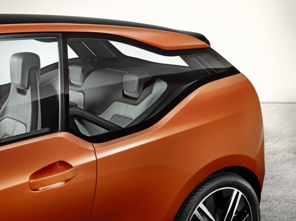 Das BMW i3 Concept Coupé ist das erste vollständig vernetzte Elektrofahrzeug der Welt (BMW Group)