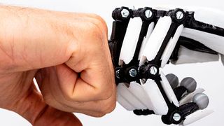 Roboter trifft Mensch (Bild: Copyright (C) Andrey Popov)