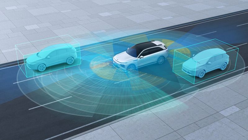 XPeng hat als erstes Unternehmen mit dem SUV G9 die Erlaubnis erhalten, automatisierte Testfahrten in der Metropole Guangzhou duchzuführen.  (Bild:  XPeng)