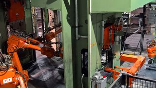 Eine komplette Schmiedelinie zur Herstellung von Äxten hat Lasco an Fiskars geliefert. (Lasco)