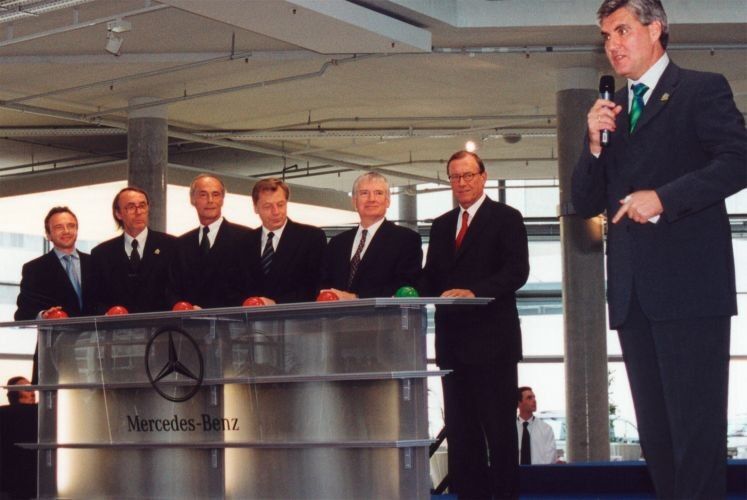 Zu den Anfängen: Die Filiale am Salzufer eröffnete im Jahr 2000. (Foto: Mercedes-Benz)