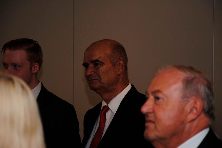 Als Überraschungsgast kam der ehemalige ZDH-Präsident Otto Kentzler (Mitte). (Foto: Baeuchle)