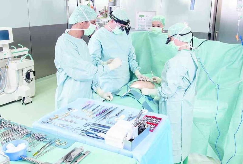 Wiederverwendbare OP-Produkte und chirurgische Instrumente, die nicht mit einem aktiven Produkt verbunden sind, sind Produkte der Klasse I gemäß Medizinprodukterichtlinie 93/42/EWG. (Bild: BVMed Bilderpool/Sengewald Klinikprodukte)