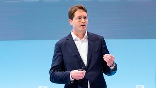 „Die jüngsten Ergebnisse – auch schon vor Corona – werden diesem stolzen Unternehmen nicht gerecht“, räumte Daimler-Chef Ola Källenius am Mittwoch ein. (Bild: Daimler)