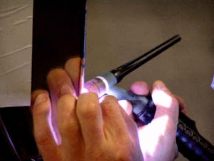 An die Schweißtechnik werden bei Hubl allerhöchste Anforderungen gestellt. Nur so können Oberflächen entstehen, auf denen keine Nähte zu erkennen sind. (Bild: Hubl)