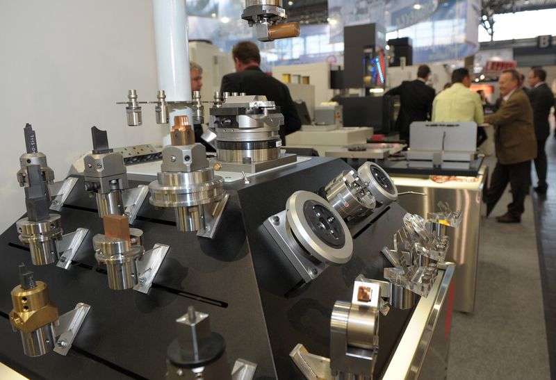 13. Intec: Präsentation von Spann- und Klemmelementen am Stand der Erowa System Technologien GmbH, Cadolzburg. (Bild: Leipziger Messe/Uwe Frauendorf)