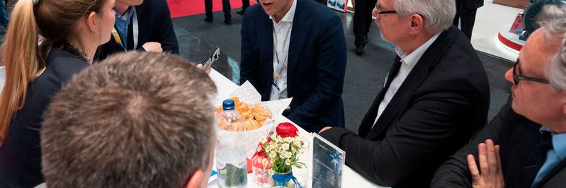 Beim Roundtable zum Thema „Vernetzung“, diskutierten die Experten von Industry of Things unter anderem über den Sinn von Partnerschaften zwischen Unternehmen.(Bild:  VCG)