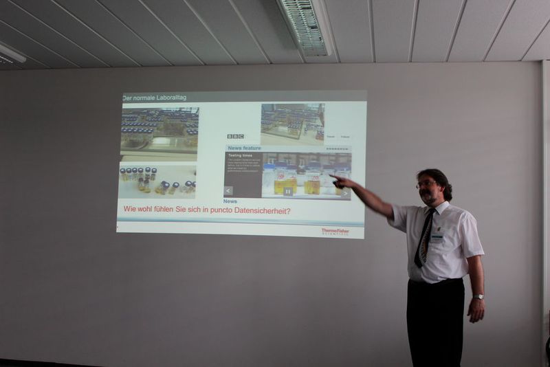 Worauf es bei der Gewährleistung der Probensicherheit ankommt, beschrieb Dr. Detlev Lennartz von La-Pha-Pack in seinem Workshop. (Wahler/LABORPRAXIS)