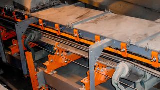 By avoiding accumulations of fugitive material that required cleanup, Grupo Cementos de Chihuahua is reducing the need for maintenance personnel to work in close proximity to fast-moving conveyors. (Picture: Martin Engineering)