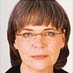 Titel, Name: Petra Reinbold-Knape  Geburtsjahr, -ort: 1959 in Kassel  Funktion: Mitglied des Aufsichtsrats  Firma: Bayer AG  Ausbildung: 1975-1976: Ausbildung zur Bürogehilfin bei Enka Glanzstoff 1982-1983: Studium an der Akademie der Arbeit in Frankfurt  Berufliche Laufbahn: 1977-1979: Berufstätigkeit als Bürogehilfin 1979-1982: Verwaltungsangestellte bei IG Chemie-Papier-Keramik 1983-1997: Gewerkschaftssekretärin der IG Chemie-Papier-Keramik 1997-2007: Bezirksleiterin und stellvertretende Bezirksleiterin der IG Bergbau, Chemie, Energie 2007-2012: Landesbezirksleiterin Nordost der Industriegewerkschaft Bergbau, Chemie, Energie 2012: Mitglied des Aufsichtsrats der Bayer AG (Bild: Bayer)