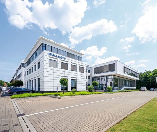 Die Böllhoff-Gruppe übernimmt als strategischer Investor den Geschäftsbetrieb von Stöger Automation.(Bild:  Böllhoff Group)