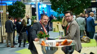 Michael Künsebeck and Matthias Holsten (from left) at the joint booth during electronica 2024, which was set up together with EMS SCOUT to give small EMS companies visibility at the major trade fair and provide opportunities for discussions. (Image:Holsten/Künsebeck, group photo)