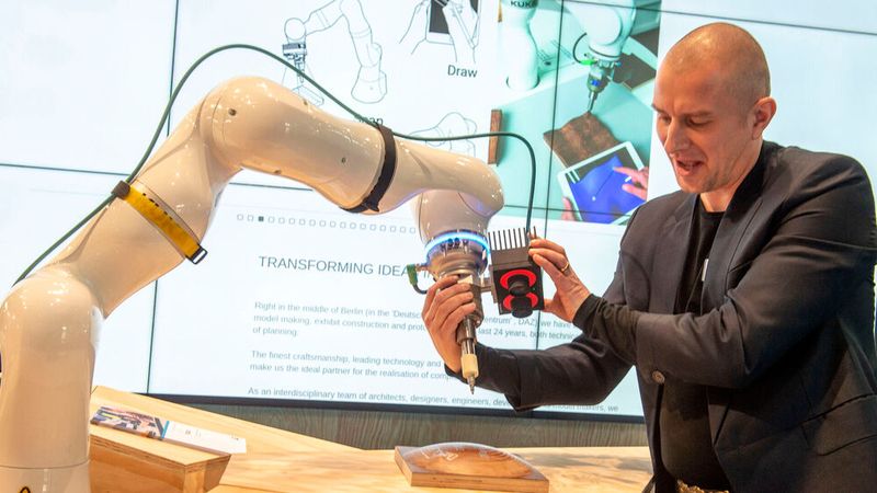 Bild aus vergangenen Tagen: ein Aussteller der Internationalen Handwerksmesse 2019. Die Leistungsschau, die auch das regionale Kfz-Handwerk nutzt, fällt 2021 erneut wegen Corona aus.(Bild:  GMS)