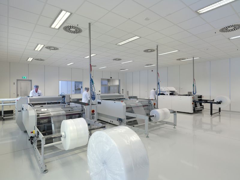 Reinraumproduktion nach ISO 7/8 zur Herstellungvon Reinraumverpackungen bei Strubl. (Bild: Strubl)