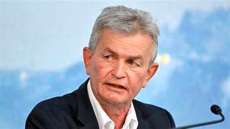 Bertram Brossardt, Hauptgeschäftsführer der bayerischen Metall- und Elektroarbeitgeber-Verbände (bayme vbm), zur Lage der Branche: „Den Unternehmen geht es zunehmend schlechter. Deutschland wird immer unattraktiver. Das werden die Beschäftigten ausbaden!“(Bild:  Ibw)