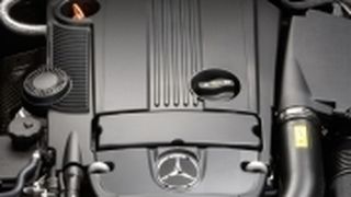 So sieht der CGI-Motor in der E-Klasse aus. In der C-Klasse ist er vorerst in den Versionen 180 und 220 CGI zu haben.  (Foto: Daimler)