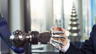 In der Assistenz- und Servicerobotik eröffnet die DGUV-zertifizierte 5-Finger-Greifhand Schunk SVH neue Möglichkeiten beim kollaborierenden Greifen. (Schunk)