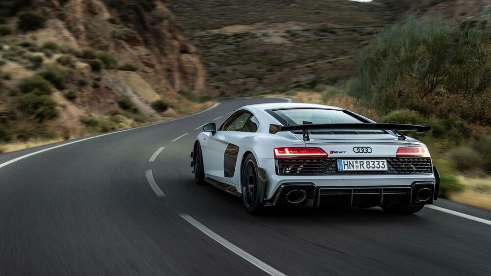 Driften in sieben Stufen mit dem Audi R8 Coupé Bild 2 / 4