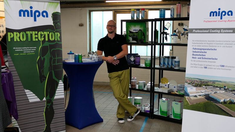 Am Hauptsitz in Essenbach und an sieben weiteren europäischen Standorten entwickeln und produzieren Unternehmen der Mipa Gruppe Beschichtungssysteme für Autos und weitere verschiedene Anwendungsbereiche. (Bild: Wenz | VCG)