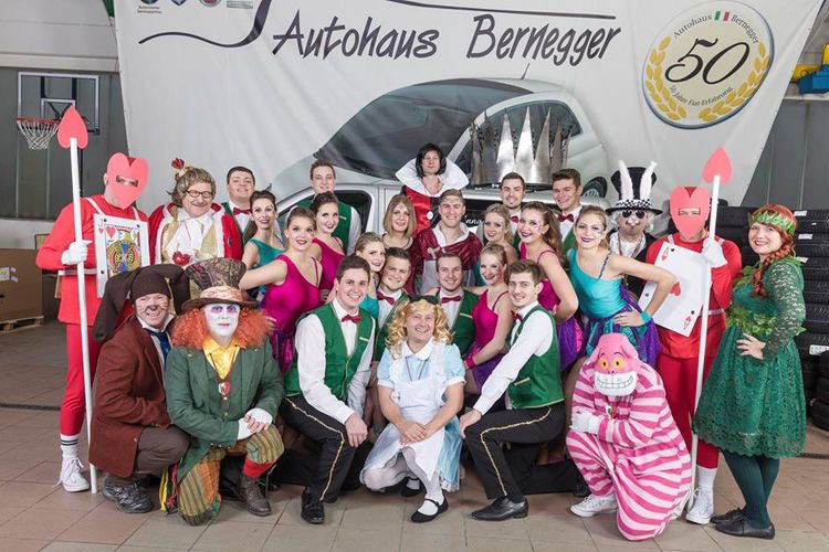 ... diese Faschingsgruppe. (Bild: Autohaus Bernegger)