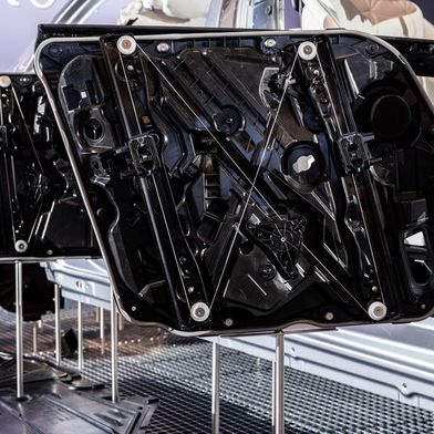 Bio-based materials in the door module at Mercedes-Benz are an example of sustainable components. The EU also plans to introduce a new recycling quota for vehicles. (Image:Mercedes-Benz)