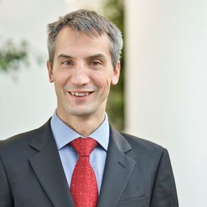 Karsten Schneider, Vorstandsvorsitzender der PNO und Chairman von Profibus & Profinet International (PI): „Ziel ist es, die im Industrie 4.0-Umfeld wichtigen Anforderungen an die Kommunikation zu identifizieren und konsequent als Weiterentwicklung der PI-Technologien zur Standardisierung zu bringen.“