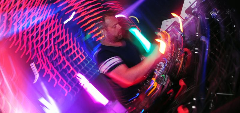 Der DJ sorgt für gute Tanzmusik. (Bild: Herweck)