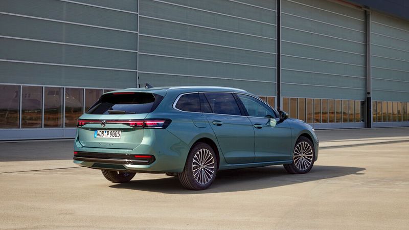 Der Passat Variant ist 4,91 Meter lang. (Bild: Volkswagen)