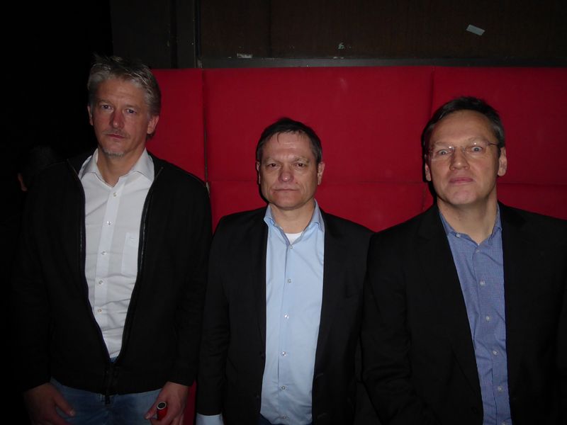 Ob die Drei wegen dem nächsten Bild so ernst schauen? (v. l.) Marc Riemen, Rieberg, Hartmut Baumann, EP und Michael Grote, eBay (Bild: IT-BUSINESS)