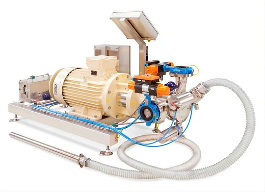 Ystral Conti-TDS mit High-Shear-Vakuumexpansionstechnologie zum staubfreien Eintragen und Dispergieren von Pulvern in Flüssigkeiten. (Bild:  Ystral)