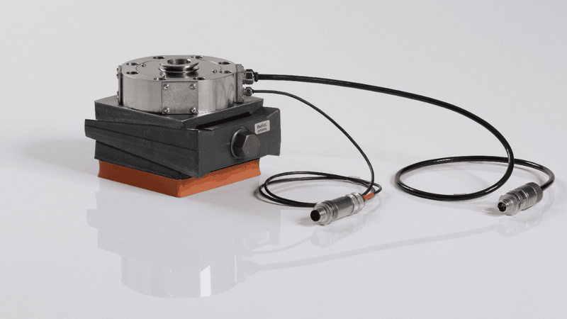 So sieht das „iSense“-System von Isoloc aus. Es dient der smarten Unterstützung, der Zustandsüberwachung und vorausschauenden Wartung von Maschinen und Anlagen. (Bild:  Isoloc)