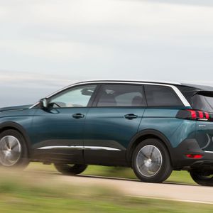 (Peugeot)