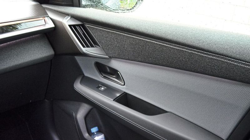 Alle Stoffe und Bezüge innen enthalten recycelte Rohstoffe. (Bild: Rehberg / VCG)