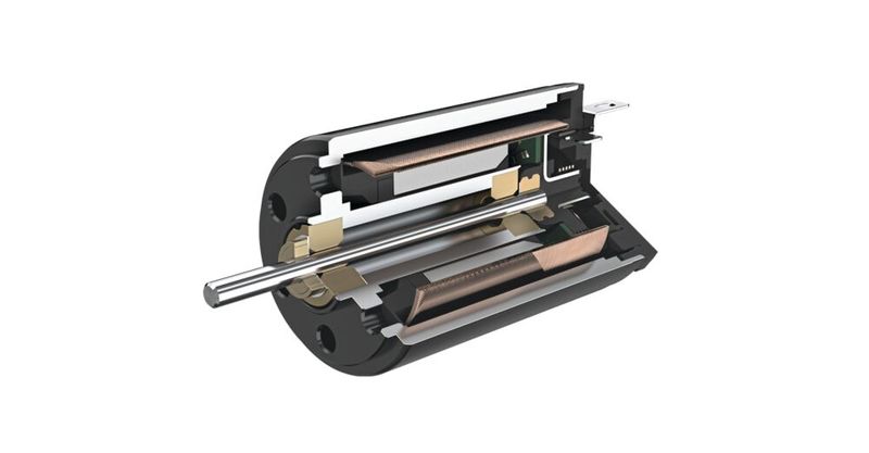 Eduard wird von DC-Kleinstmotoren mit Edelmetallkommutierung von Faulhaber angetrieben. Sie liefern trotz ihrer geringen Abmessungen ein großes Drehmoment und überzeugen durch ihre hohe Leistungsdichte. Zudem lassen sie sich einfach ansteuern und eignen sich für hochgenaue Regelkreise. (Bild: Faulhaber)