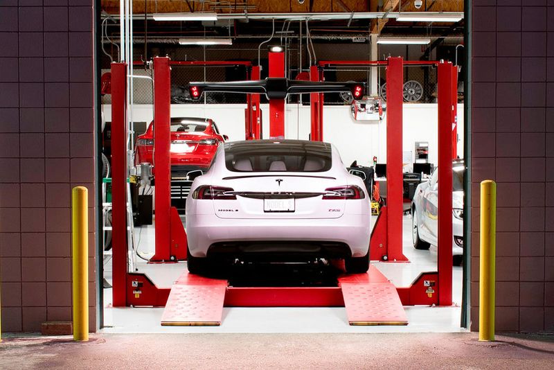 Jene Maßnahme könnte dabei helfen, die Service Center zu entlasten, ... (Tesla)