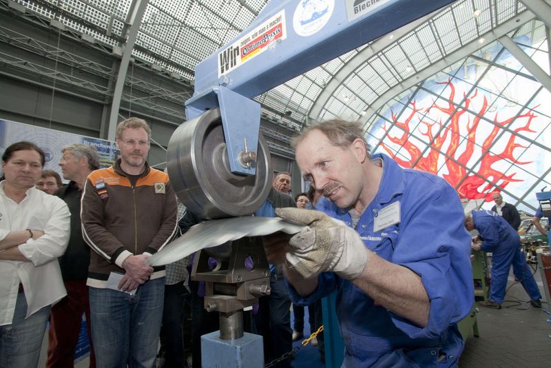 Stets in Essen vertreten: Die Fahrzeugakademie aus Schweinfurt mit ihren Live-Vorführungen. (Siha)