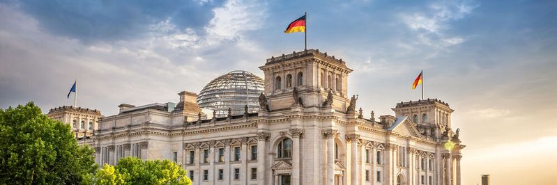 Die GKV gerät finanziell unter Druck. Die AOK äußerte sich gegen die Neuregelung zu Geheimpreisen, da Mehrkosten für Bürger entstehen ohne die Gesundheitsversorgung zu verbessern. Außerdem entfiele ihr Beitrag zur europäischen Stabilität. (©  frank peters – stock.adobe.com / KI-generiert)