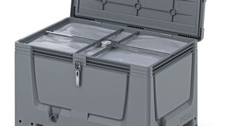 Der Neue auf dem Messestand von Auer: „Bag-in-Box-IBC“ mit 250, 500 oder 600 Litern Volumen. Befüllt/entleert wird er von oben über eine integrierte Befüll-/Entleerhilfe. (Bild: Auer Packaging)