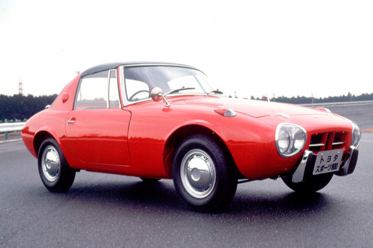 Der Sports 800 war 1965 Toyotas erster in Serie gefertigter Sportwagen. (Foto: Toyota)