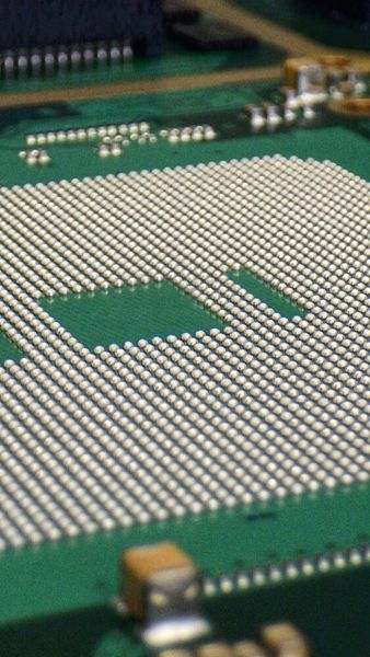 Die BGA-Technologie ermöglicht eine Vielzahl von Verbindungen auf kleinem Raum. (Bild: Kraus Hardware)