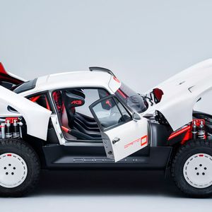 Die Basis – ein Porsche 911 vom Typ 964 aus dem Jahr 1990 – lässt sich kaum wiedererkennen.(Bild:  Singer Vehicle Design)