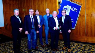 Wahlen bei der Innung Niedersachsen-Mitte: (v. l.) Christian Metje, Geschäftsführer LV Niedersachsen-Bremen, Präsident Karl-Heinz Bley, Innungsgeschäftsführer Alexander Kreye, Obermeister Axel Meyer, Gerhard Michalak (Geschäftsführer a. D.) und Thomas Gehre, Präsident der HWK Hannover
 (Bild: Zietz - VCG)