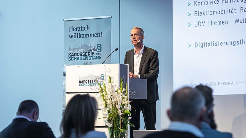 Bernd Grünninger, Bereichsleiter Gutachten der Dekra Automobil GmbH, sprach über die Grenzen der Digitalisierung. (Stefan Bausewein)