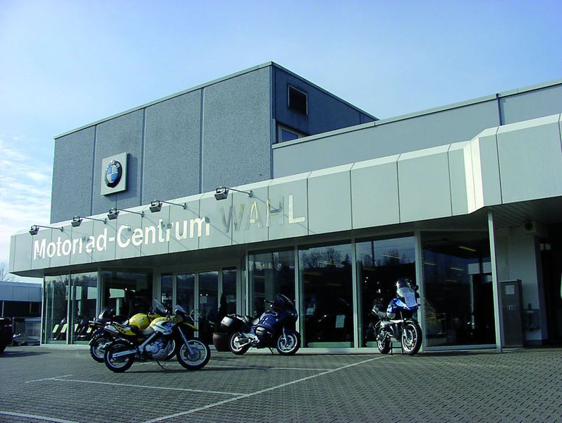 Mit BMW Motorrädern begann die Karriere der Wahl-Group als weltweit ältester BMW-Händler. (Archiv: Vogel Business Media)
