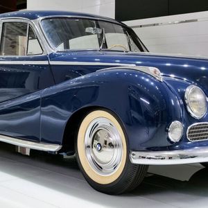 Ein BMW 502 3.2 Super von 1959 soll für 30.000 bis 50.000 Euro an einen neuen Besitzer gehen.(Bild:  RM Sotheby's)